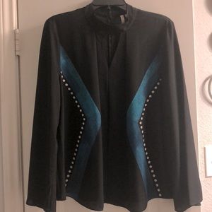 For the office or casual dress. Nice with jeans or trousers!